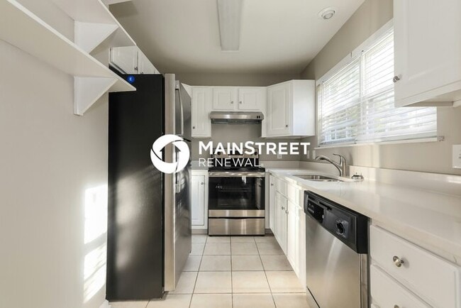 Building Photo - 4 Bedroom Pet-Friendly Home in Matthews, N...
