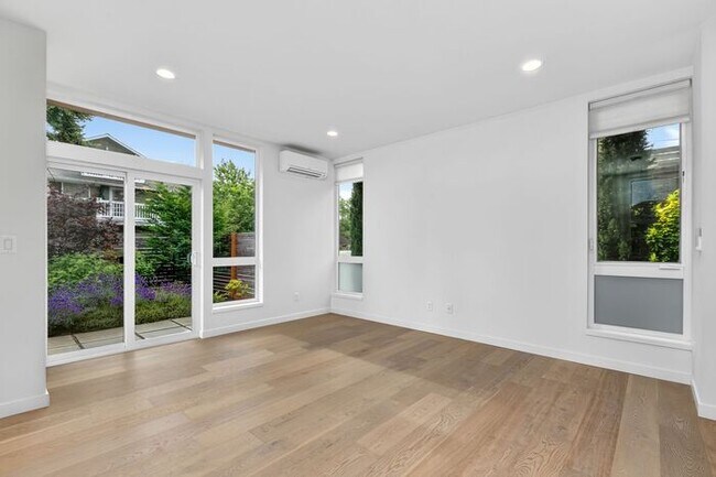 Building Photo - Air Conditioned Hilltop Gem w/ 360° Rooftop Ocean, Mountain and Skyline Views