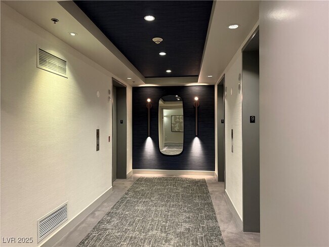 Building Photo - 4575 Dean Martin Dr
