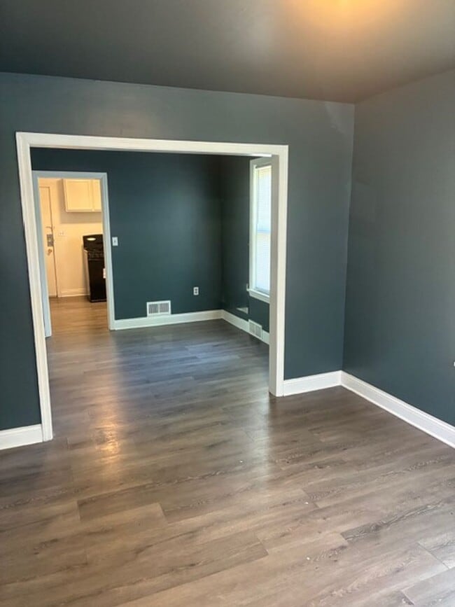 Building Photo - Spacious Living! Near Highway! Private Vibes!