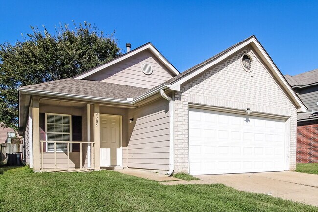 Primary Photo - 4705 Waterfront Oak Dr