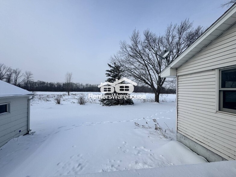 Building Photo - 8225 20th Ave N