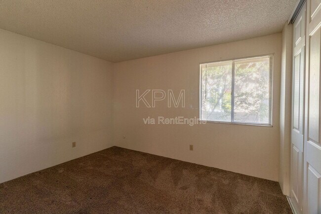 Building Photo - 4332 Pacific Ave