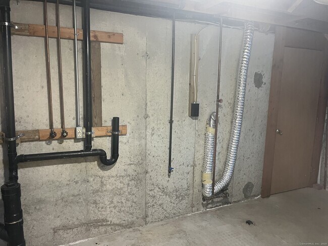 Building Photo - 2 Allspice Ln