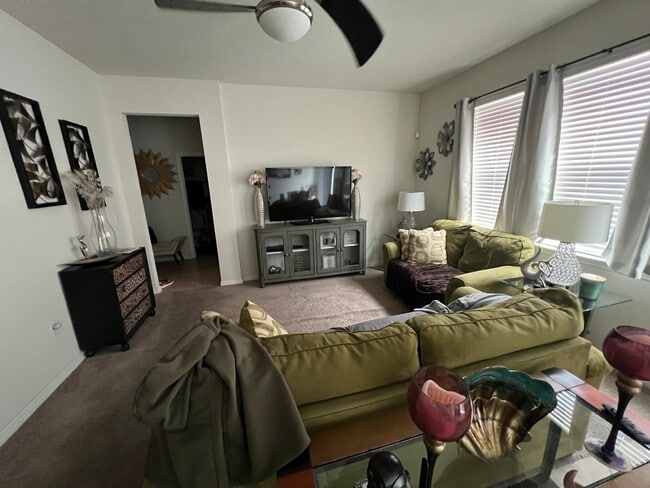 Building Photo - INCREDIBLE DEAL: 5-BR Corner Lot Home in Crown Pointe Cove – Spacious & Bright!