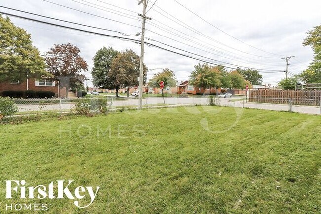 Building Photo - 4561 W 84th Pl