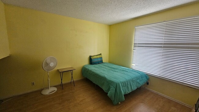 Building Photo - PARTIALLY FURNISHED 3 BEDROOM TOWNHOME NEAR CHINATOWN & STRIP