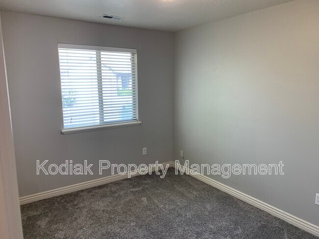 Building Photo - 312 Greenwich Dr