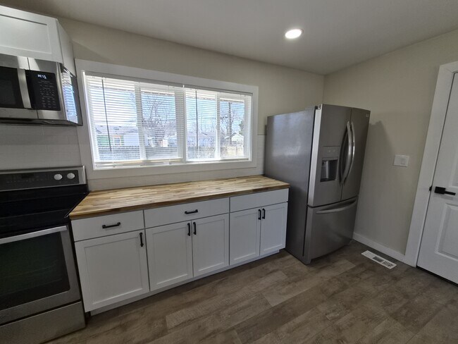 Building Photo - 8515 Georgiana Ln