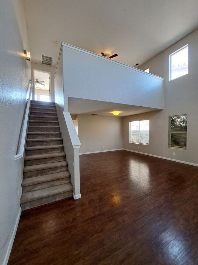 Building Photo - Beautiful 4 Bedroom House Ready To Call Home!