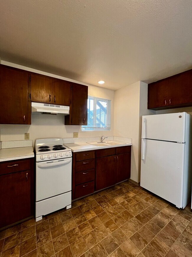 Building Photo - Non-Refundable & Security Deposit Total: $...