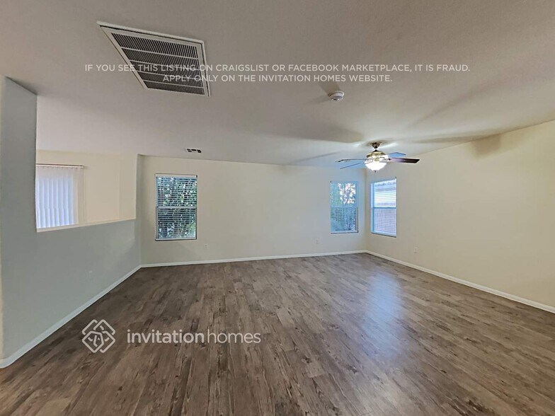 Building Photo - 3328 Famiglia Dr