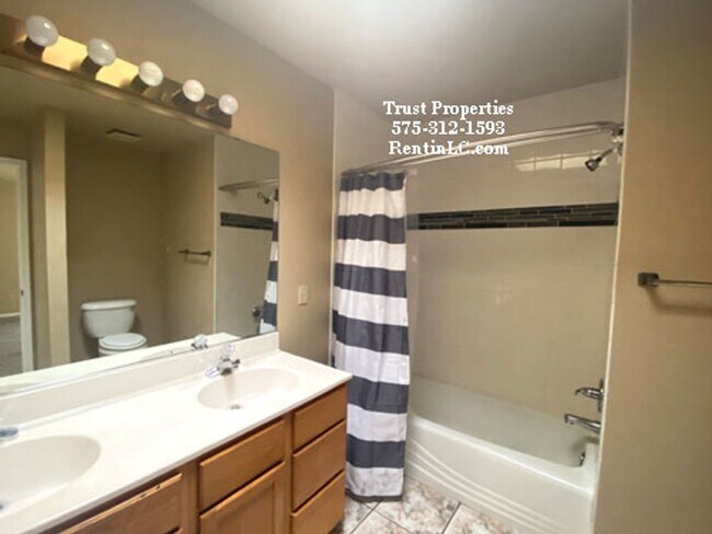 Building Photo - Great home in the Sonoma Area