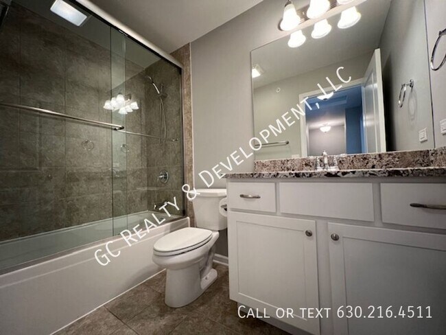Building Photo - 54 Lakeview Pl