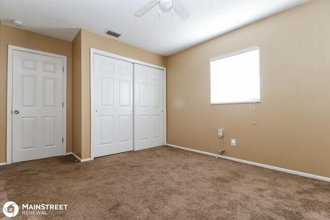 Building Photo - 8240 Fishhawk Ave