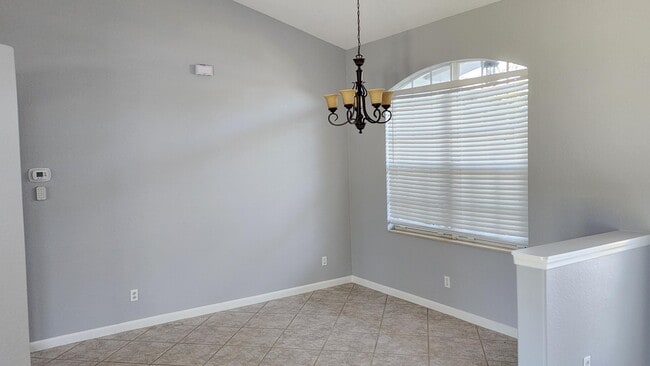 Building Photo - 5610 NW North Crisona Cir