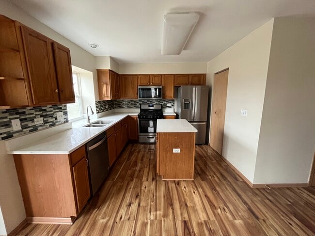 Building Photo - 2936 Deerpath Ln