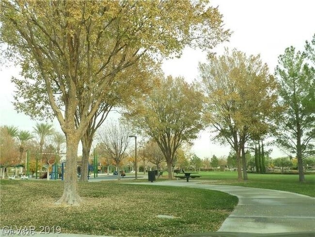 Building Photo - 11440 Parkersburg Ave