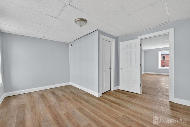 Building Photo - 11 N Willow St