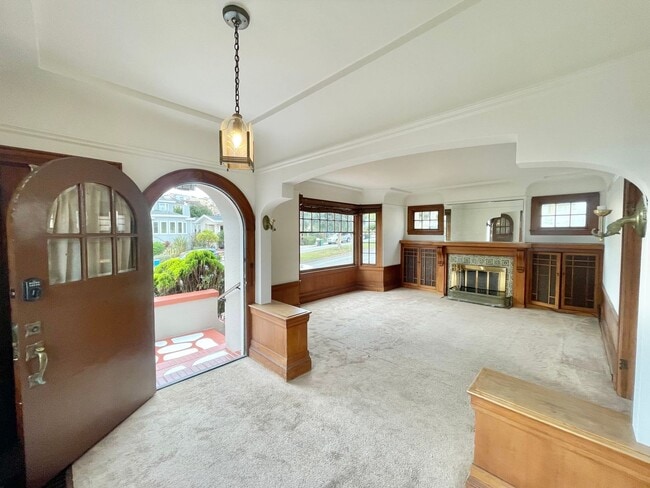 Building Photo - Westwood Park - Stunning 4BR+ / 2 BA Home ...