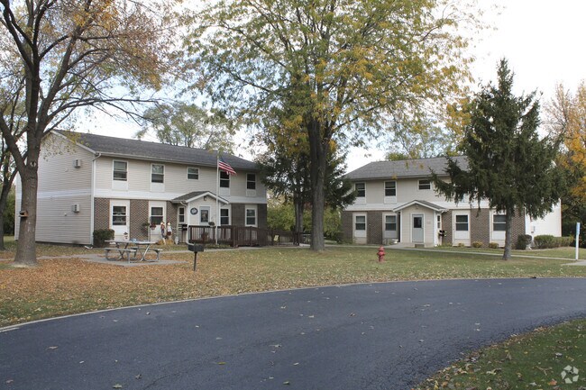 Building Photo - Highland Apartments