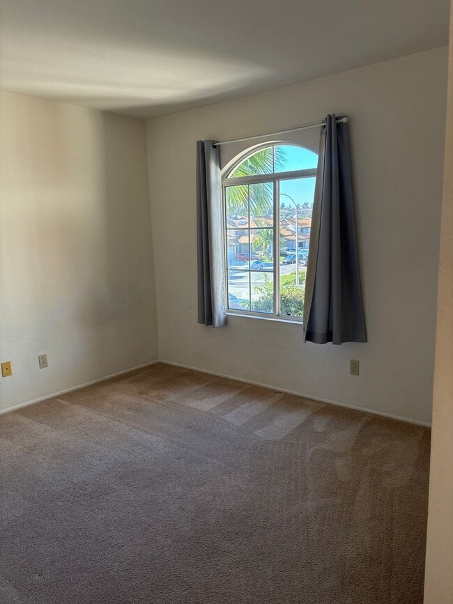 Building Photo - Four Bedroom Home in Sante Fe Hills, San M...
