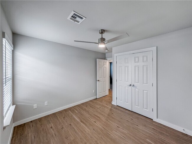 Building Photo - 6603 NW Altus St