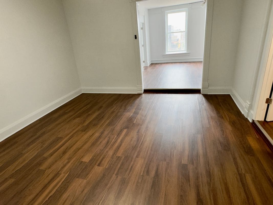 Building Photo - 1549 W Chicago Ave