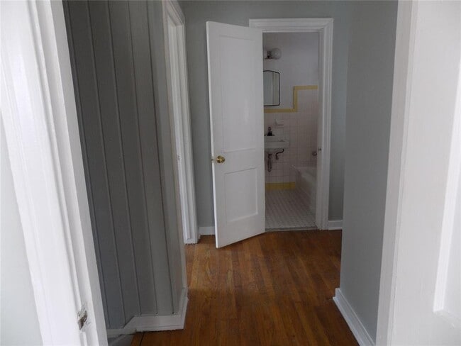 Building Photo - 1624 Bonnie Brae St