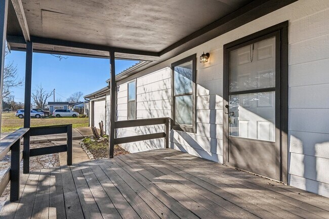 Building Photo - 250 Co Rd 3318