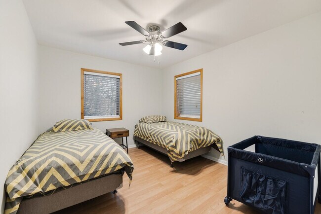 Building Photo - 119 Circle Dr