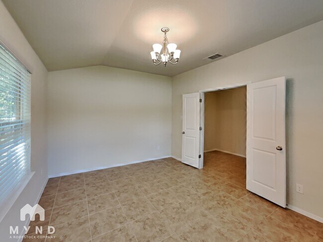 Building Photo - 20216 Boggy Ford Rd