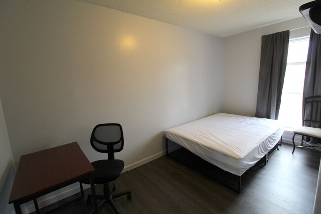 Building Photo - 1346 Hunters Rd