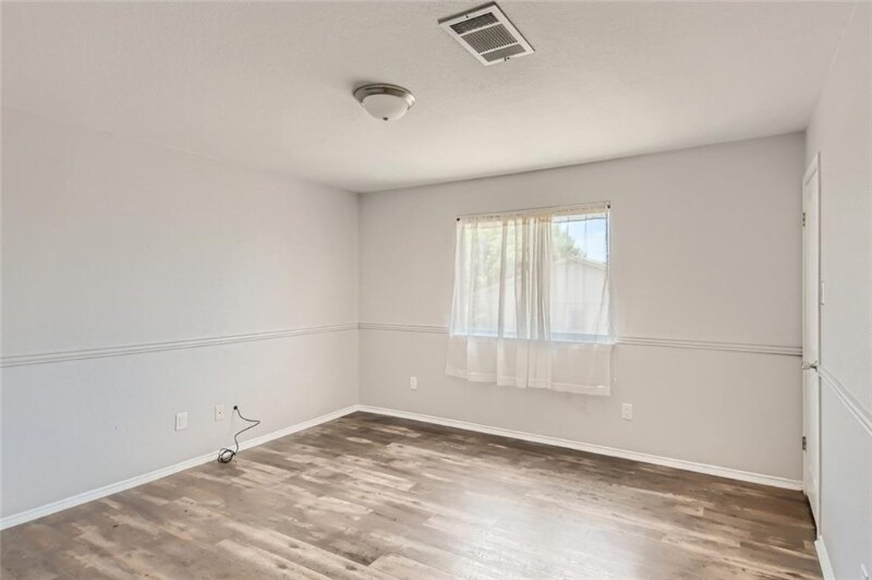 Building Photo - 1420 Quicksilver Cir