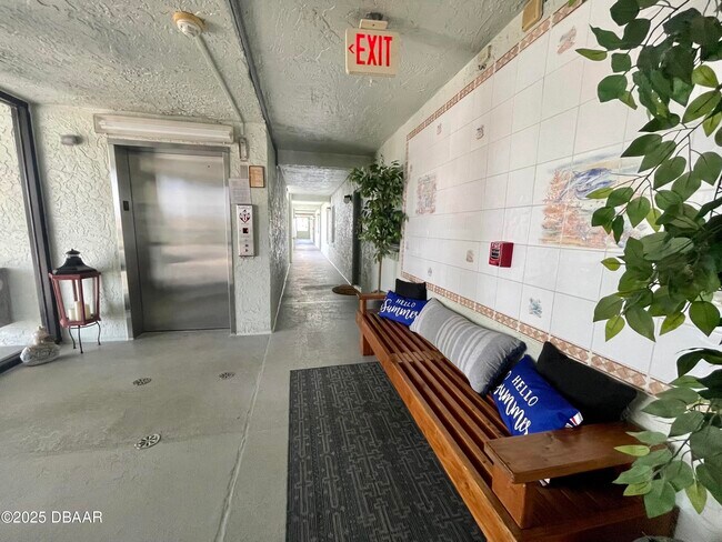 Building Photo - 3800 S Atlantic Ave