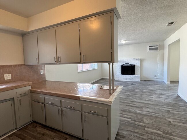 Building Photo - 309 Cordova Ln