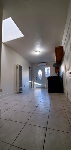 Kitchen+Dining Aerea - 16584 Lorelei Ln