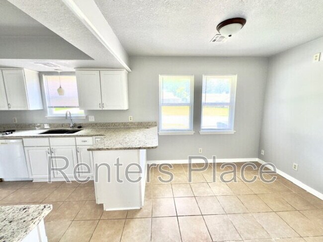 Building Photo - 1400 N Ironwood Pl