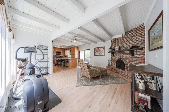 Building Photo - 601 E Forest Hills Dr