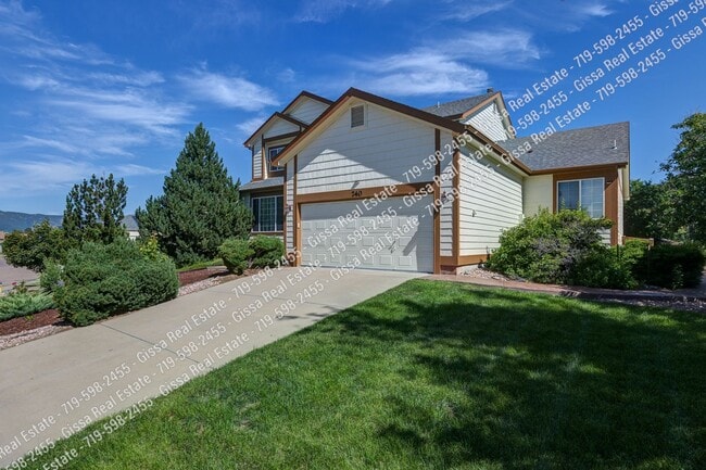 Building Photo - This beautiful 4 bedroom, 3 1/2 bathroom, ...