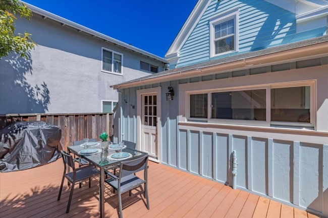 Building Photo - 1555 Lincoln Ave