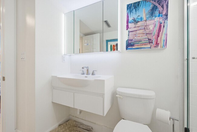 Building Photo - 2505 S Ocean Blvd