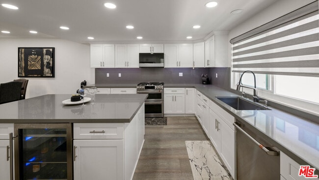 Building Photo - 13229 Fiji Way