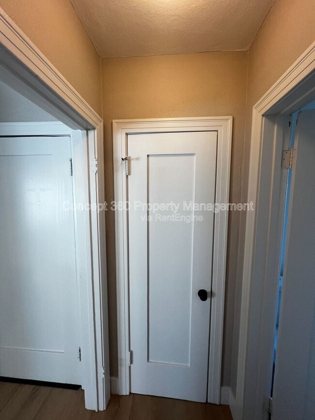 Building Photo - 1421 1/2 Obispo Ave