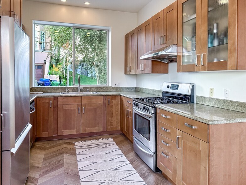 Building Photo - 974 Nordica Dr