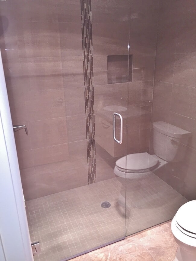 Building Photo - CONDO - VOC - ENERGY EFFICIENT & SUSTAINAB...