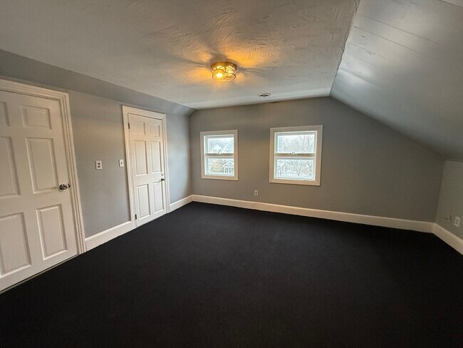 Building Photo - 84 Division St