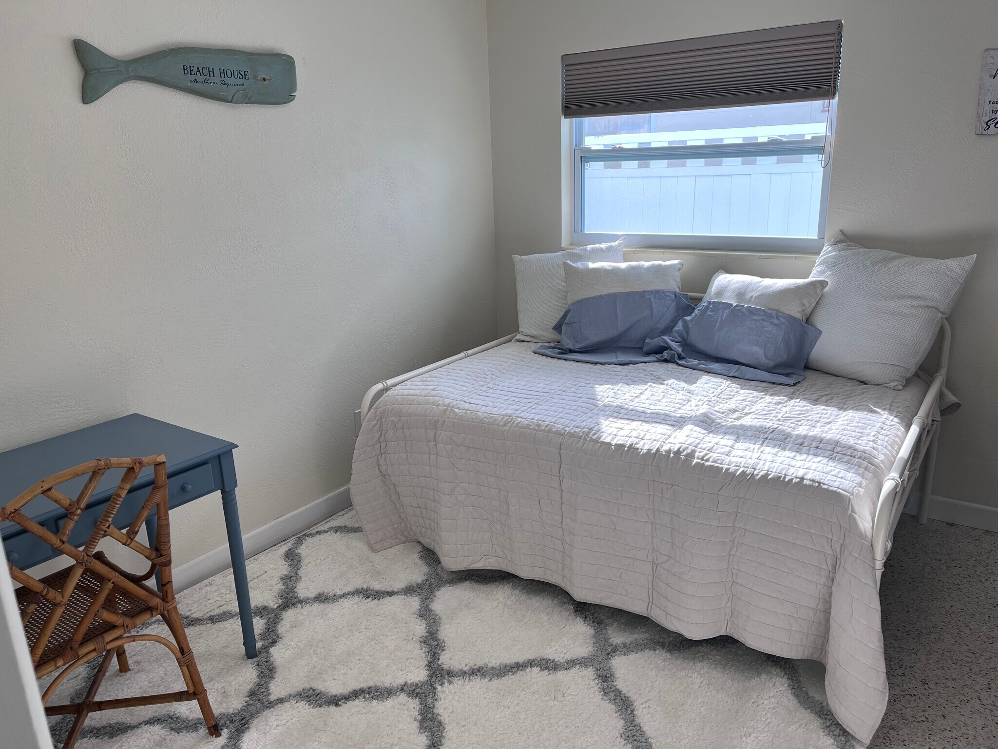 Building Photo - 11325 1st St E