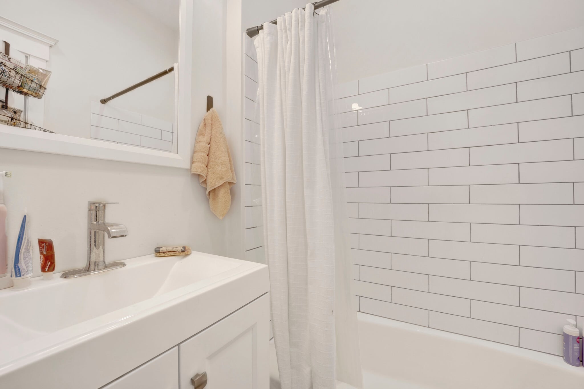 Building Photo - 1016 W Dakin St