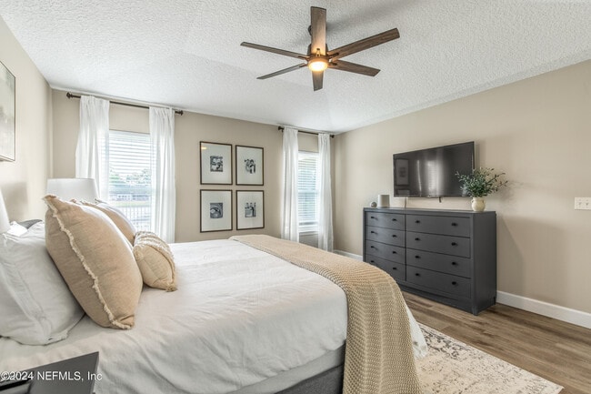 Building Photo - 1587 Shelter Cove Dr